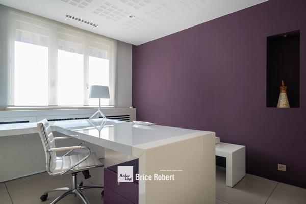 Bureaux à louer Lyon 3ème lumineux avec parking disponible en option
