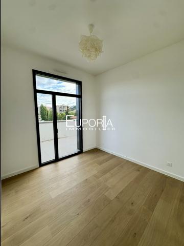 Appartement T5 Attique d'exception - centre tassin-la-Demi-Lune