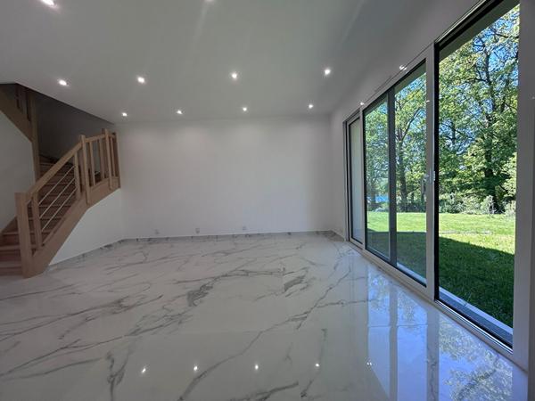 Maison Mouroux 5 pièce(s) 114.76 m2 DPE A Frais de Notaire Réduit