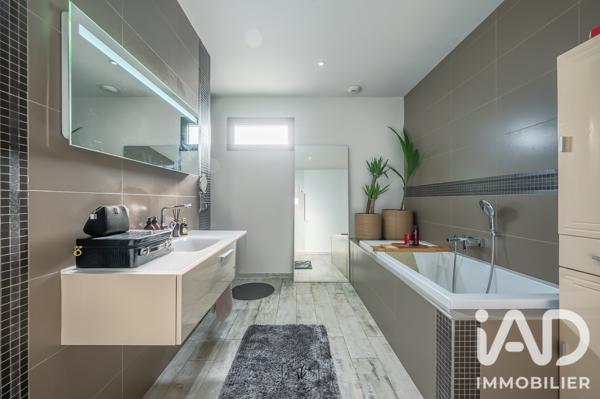 Maison à vendre 6 pièces 220 m² Yutz
