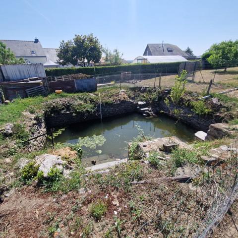 Terrain à vendre à SAINT HERBLON, centre bourg, proximité écoles et commodités