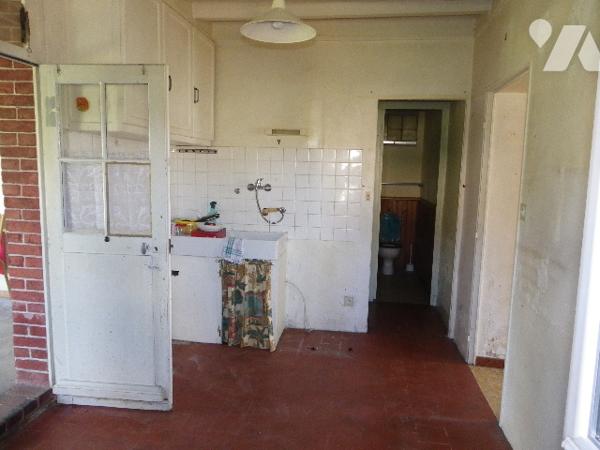 Maison de village mitoyenne d'un côté