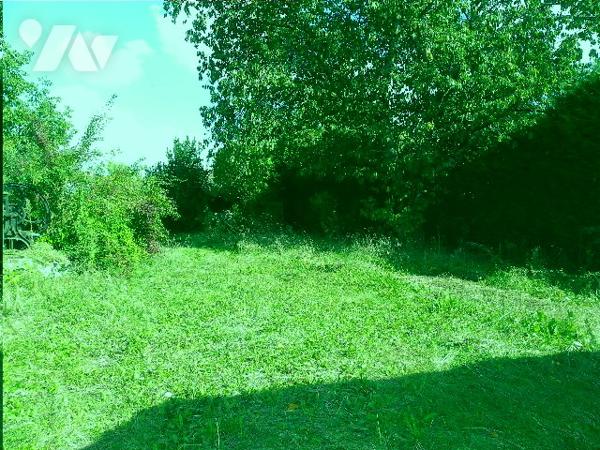 Maison de village mitoyenne d'un côté