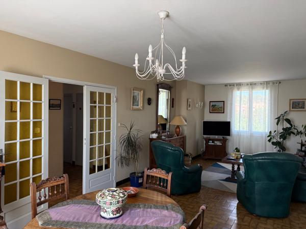 CHARMANTE MAISON FAMILIALE ENTRE VILLE ET CAMPAGNE
