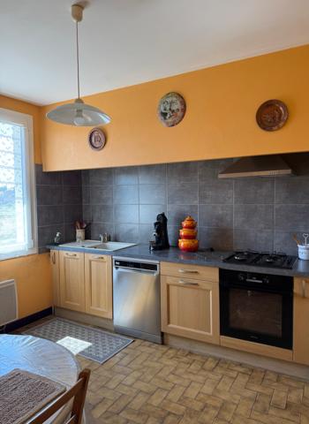CHARMANTE MAISON FAMILIALE ENTRE VILLE ET CAMPAGNE