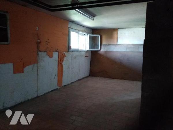 sur les hauteurs , très jolie vue dégagée , pavillon 112 m², combles aménageables, 2 garages
