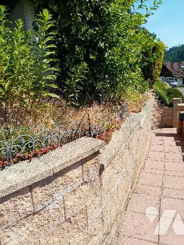 sur les hauteurs , très jolie vue dégagée , pavillon 112 m², combles aménageables, 2 garages