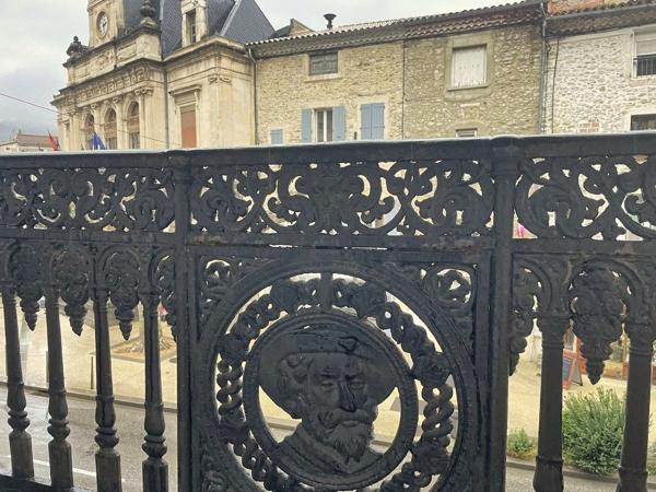 Appartements de caractère - 400 m² à rénover au coeur de Saint-Ambroix St ambroix