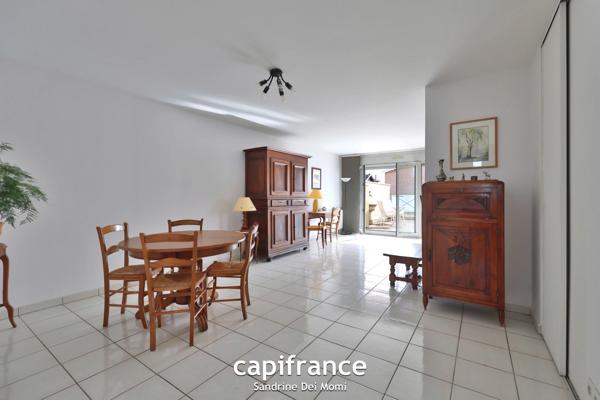 SAINT GENIS LES OLLIERES - Appartement T3 avec grande terrasse, garage et cave