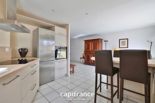 SAINT GENIS LES OLLIERES - Appartement T3 avec grande terrasse, garage et cave