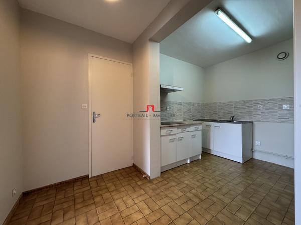 APPARTEMENT T3 - BLAYE CENTRE