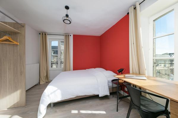 Maison  pierres 6 pièces à vendre au centre historique de Dinan.
