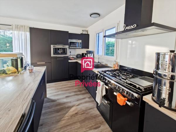 Maison contemporaine 107 m2 - 4 chambres - Piscine - Secteur Calme