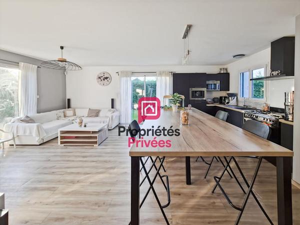 Maison contemporaine 107 m2 - 4 chambres - Piscine - Secteur Calme
