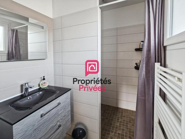 Maison contemporaine 107 m2 - 4 chambres - Piscine - Secteur Calme