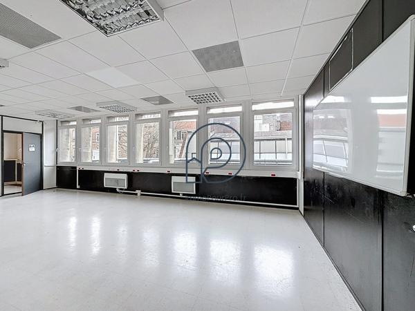 1 100 m² de bureaux sur 2 niveaux de 550 m² à vendre – Lille centre, rue Nationale