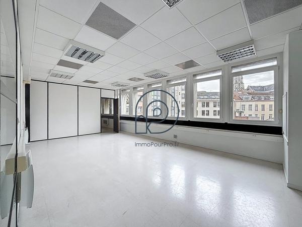 1 100 m² de bureaux sur 2 niveaux de 550 m² à vendre – Lille centre, rue Nationale