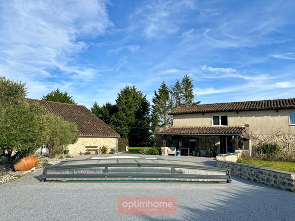 Authentique maison Landaise en pierre avec piscine couverte, dépendances et jardin