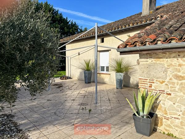 Authentique maison Landaise en pierre avec piscine couverte, dépendances et jardin