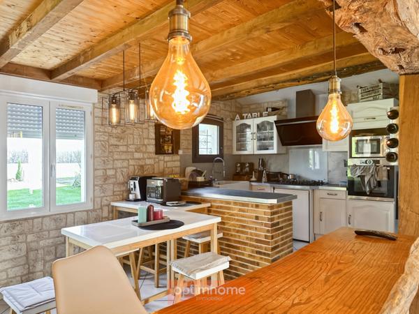 Authentique maison Landaise en pierre avec piscine couverte, dépendances et jardin