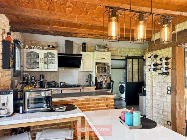 Authentique maison Landaise en pierre avec piscine couverte, dépendances et jardin