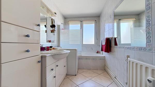 Vente / Appartement T3 à Vénissieux (69200)
