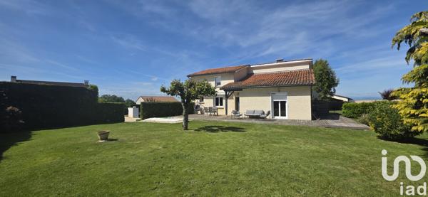 Maison à vendre 5 pièces 123 m² Saint-Mamet-la-Salvetat