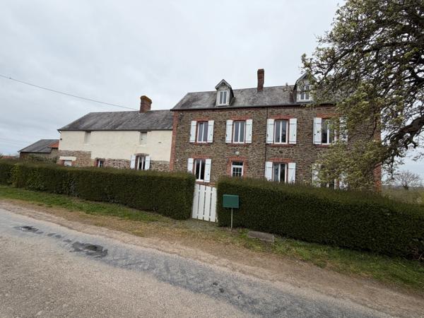 ✨ Longère rénovée avec fort potentiel – 15 000 m² de terrain – Idéal gîtes / projet touristique SAINT FROMOND (50)