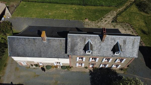 ✨ Longère rénovée avec fort potentiel – 15 000 m² de terrain – Idéal gîtes / projet touristique SAINT FROMOND (50)