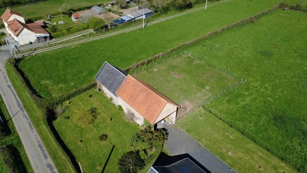 ✨ Longère rénovée avec fort potentiel – 15 000 m² de terrain – Idéal gîtes / projet touristique SAINT FROMOND (50)