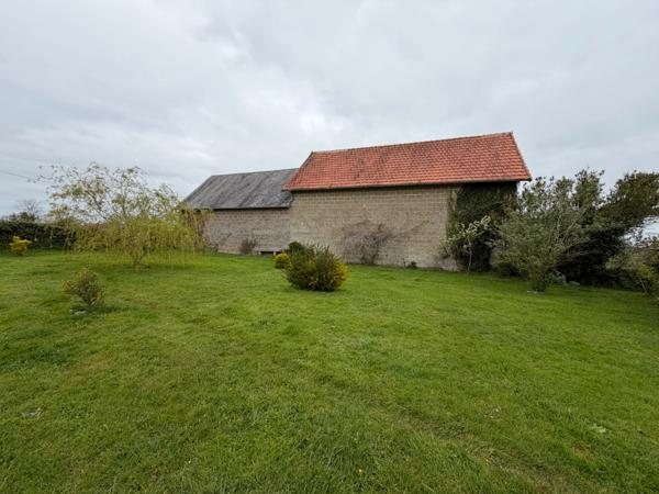 ✨ Longère rénovée avec fort potentiel – 15 000 m² de terrain – Idéal gîtes / projet touristique SAINT FROMOND (50)