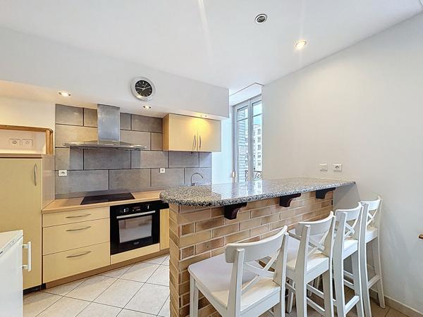 Reference 3235, T2 meublé de 53,54 m² au 1er étage, secteur Artem / Avenu du Général Leclerc, avec cave,
