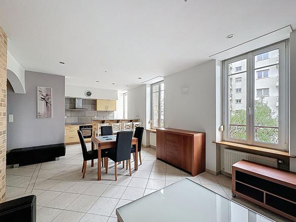 Reference 3235, T2 meublé de 53,54 m² au 1er étage, secteur Artem / Avenu du Général Leclerc, avec cave,