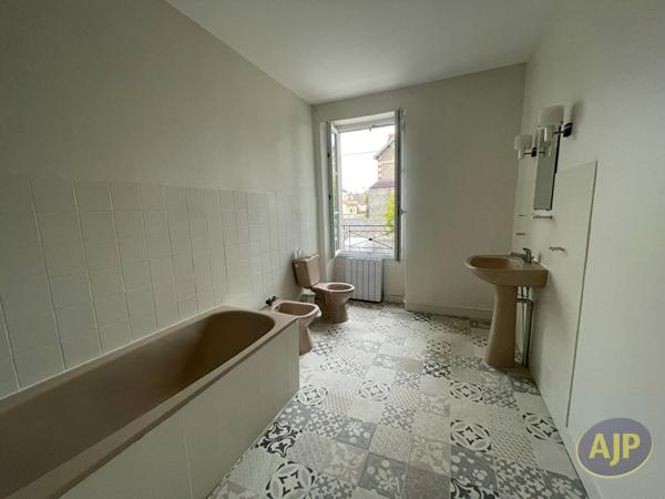 Vente maison Saintes : 159 500 € - AJP Immobilier Saintes