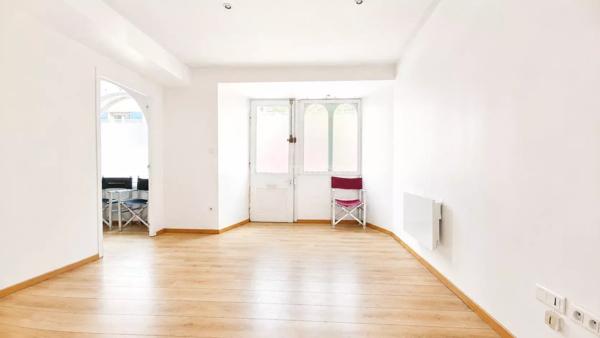 Vente                                                      Bureau
                        
                     2 pièces                      46 m2                     à Colmar