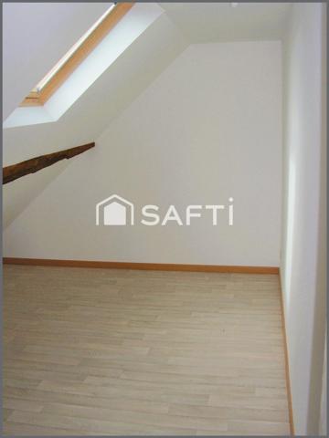 Belle maison de bourg en pierre entièrement rénovée.