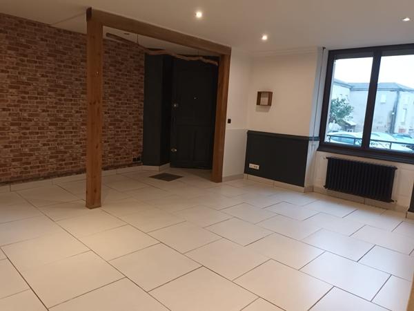 Centre-ville Aiguillon maison rénovée 4 pièces