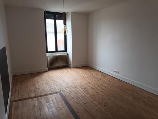 Centre-ville Aiguillon maison rénovée 4 pièces