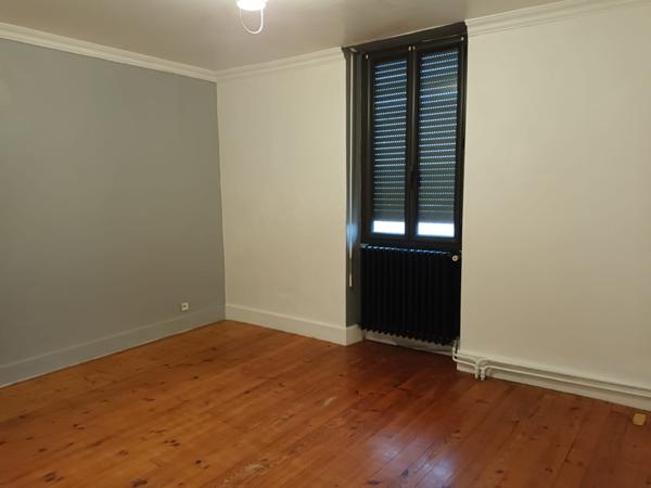 Centre-ville Aiguillon maison rénovée 4 pièces