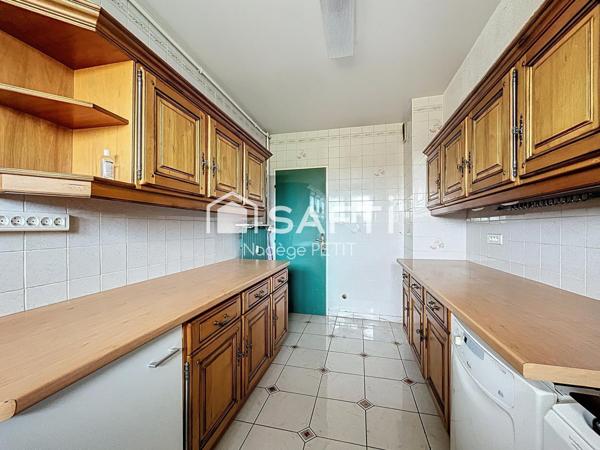 Très bon emplacement – Appartement 77 m² avec balcons, cave et box – Cœur du Sablon