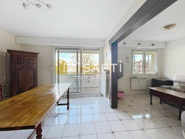 Très bon emplacement – Appartement 77 m² avec balcons, cave et box – Cœur du Sablon