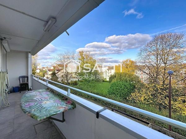 Très bon emplacement – Appartement 77 m² avec balcons, cave et box – Cœur du Sablon