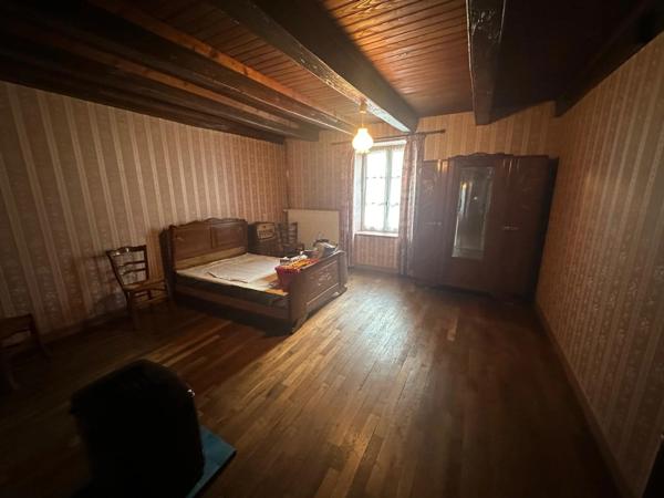 Dpt (88), Secteur VITTEL / CONTREXEVILLE , à vendre MAISON T5 avec GARAGE et TERRAIN de 671 m2