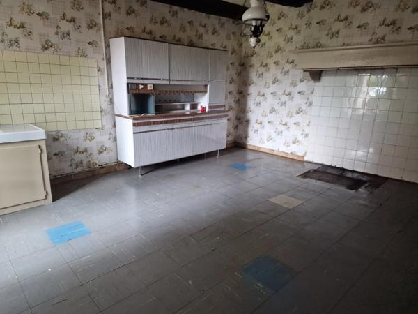 Dpt (88), Secteur VITTEL / CONTREXEVILLE , à vendre MAISON T5 avec GARAGE et TERRAIN de 671 m2