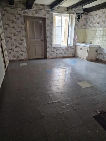 Dpt (88), Secteur VITTEL / CONTREXEVILLE , à vendre MAISON T5 avec GARAGE et TERRAIN de 671 m2