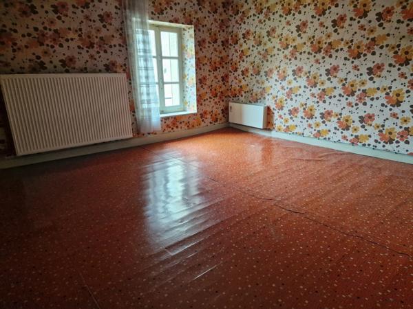 Dpt (88), Secteur VITTEL / CONTREXEVILLE , à vendre MAISON T5 avec GARAGE et TERRAIN de 671 m2