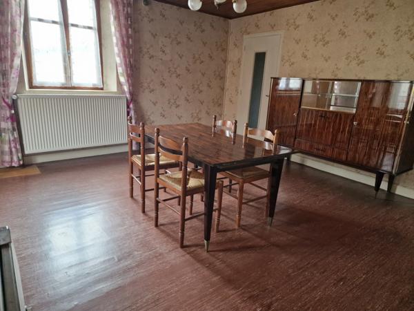 Dpt (88), Secteur VITTEL / CONTREXEVILLE , à vendre MAISON T5 avec GARAGE et TERRAIN de 671 m2