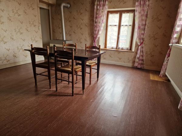 Dpt (88), Secteur VITTEL / CONTREXEVILLE , à vendre MAISON T5 avec GARAGE et TERRAIN de 671 m2