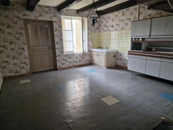 Dpt (88), Secteur VITTEL / CONTREXEVILLE , à vendre MAISON T5 avec GARAGE et TERRAIN de 671 m2