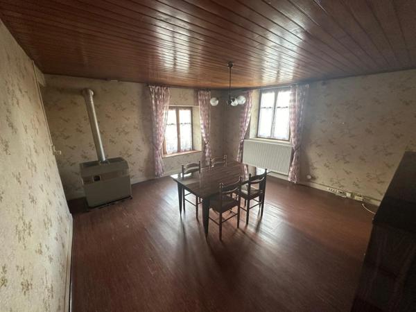 Dpt (88), Secteur VITTEL / CONTREXEVILLE , à vendre MAISON T5 avec GARAGE et TERRAIN de 671 m2